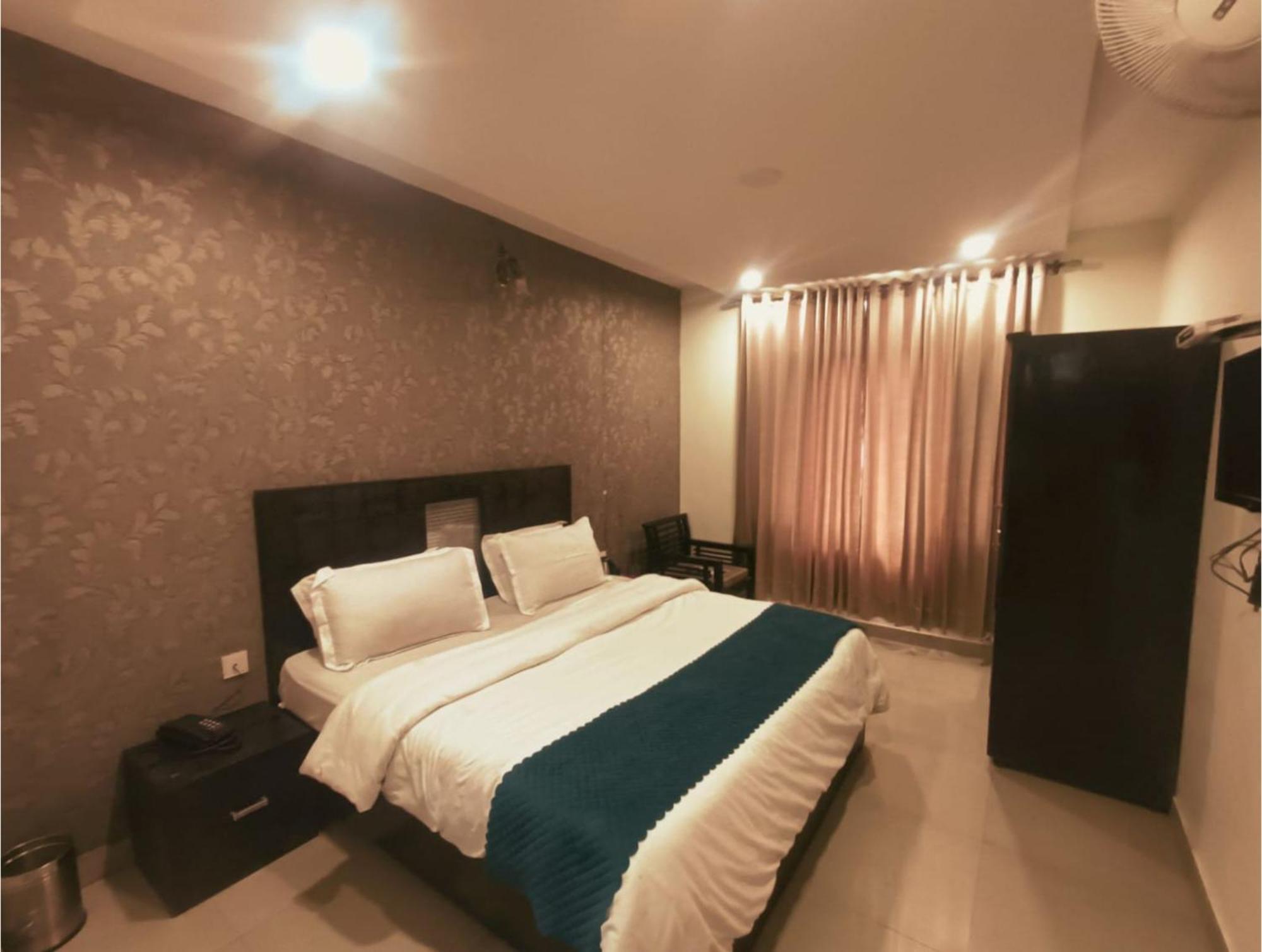 Hotel Wild Rose - Dalhousie Εξωτερικό φωτογραφία